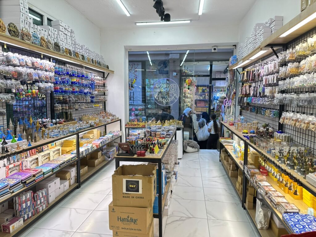 D&Y Hediyelik – mağaza içi görünüm